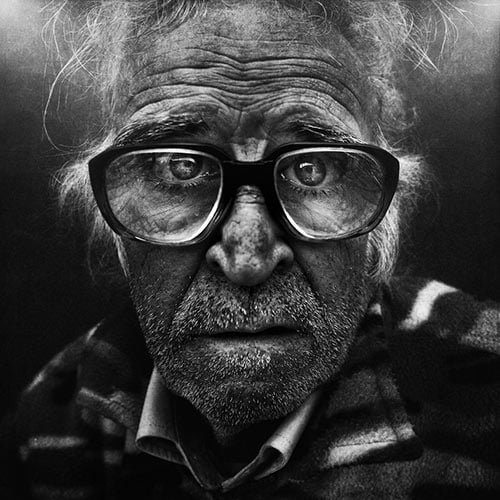 32 Stunning Black and White Portraits of Homeless People by Lee Jeffries