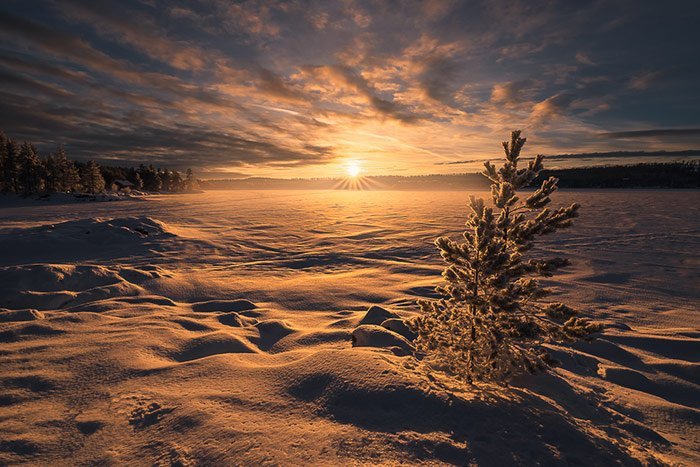 Light Play by Ole Henrik Skjelstad